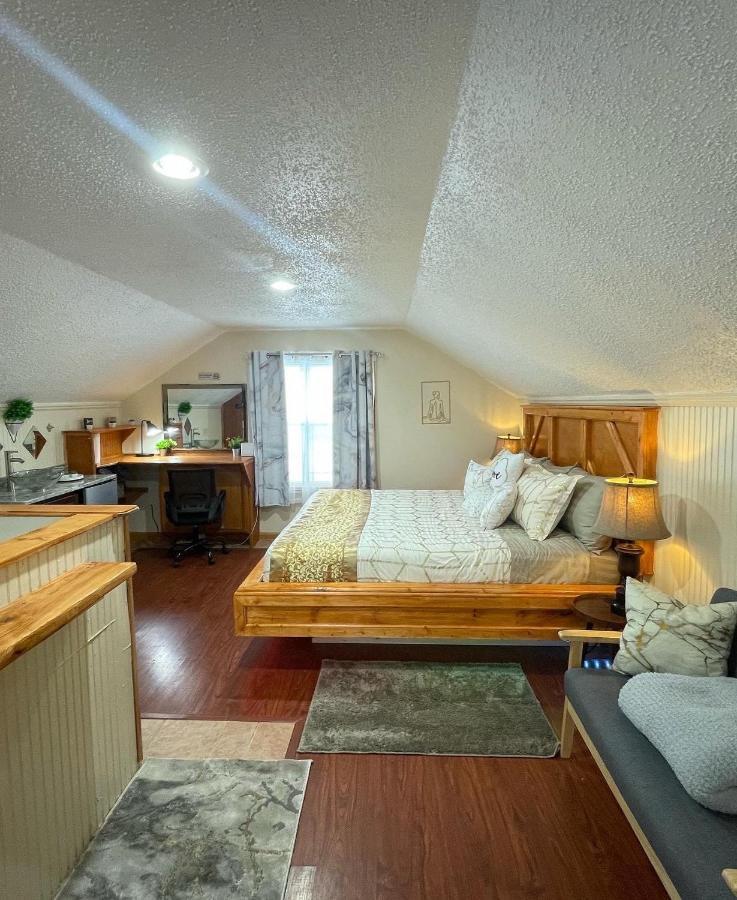 Holiday home Adults Only Vacation With Hot Tub- No Parties
